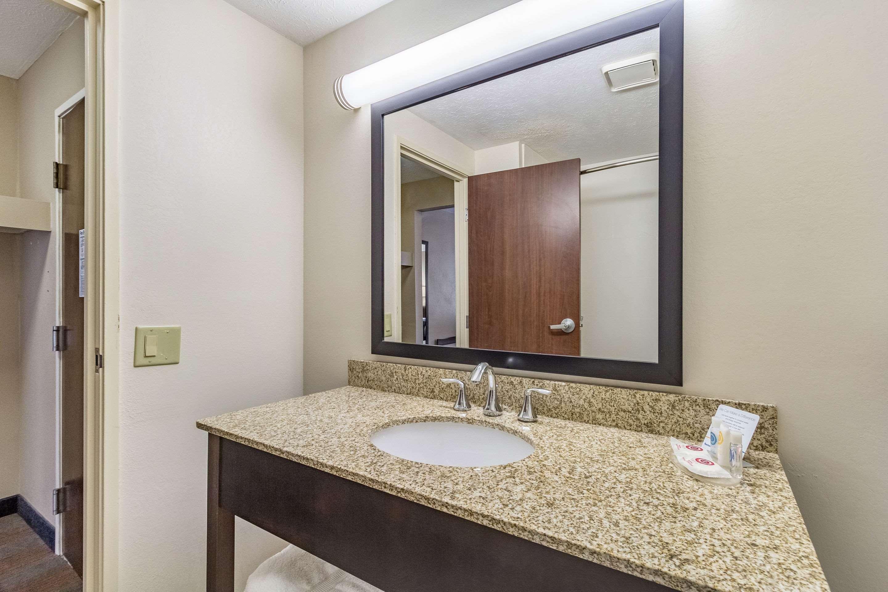 Comfort Inn Independence Bagian luar foto